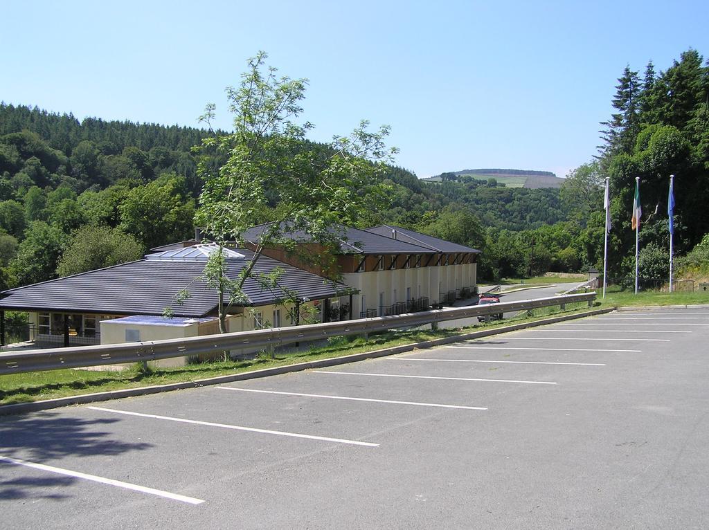 Woodenbridge Hotel Екстериор снимка